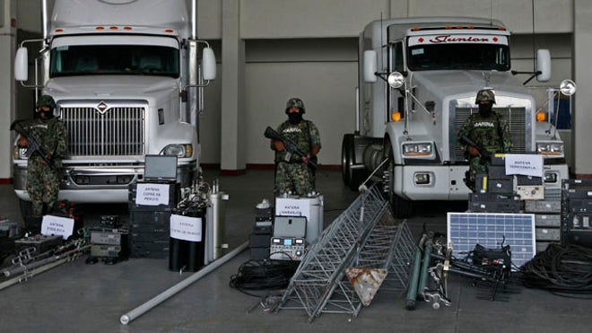 Drug War radios latino.jpg